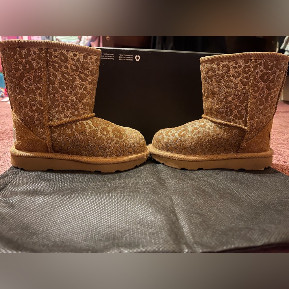 Gently used toddler Ugg boots